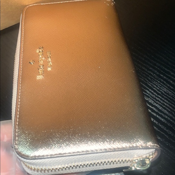 Kate Spade metallic champagne zip Clutch - Picture 5 of 10